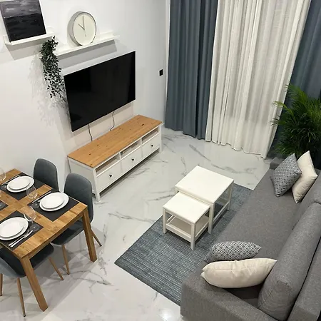 B8 アパート フエンヒロラ