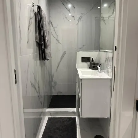 B8 Apartment