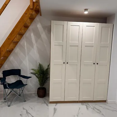 B8 Apartment