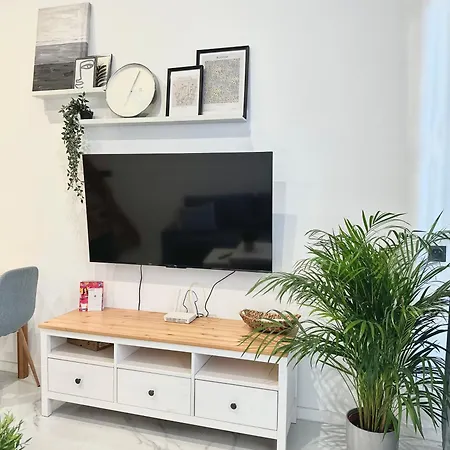 B8 * フエンヒロラ