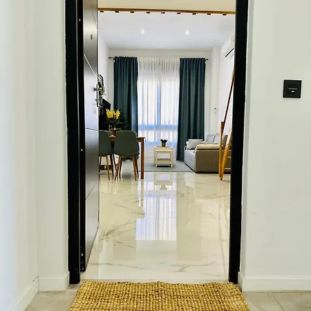 B8 Apartment *