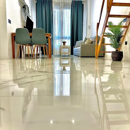 B8 Apartment *